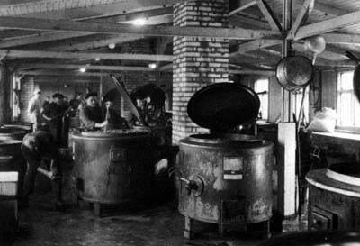 Küche im Ostarbeiterlager Düneberg um 1943
